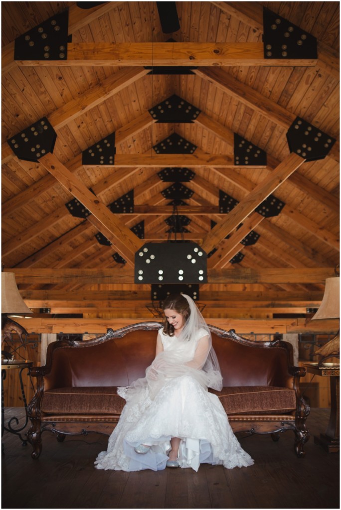 Timber Valley Lodge Wedding by Rebecca Long Photography_011